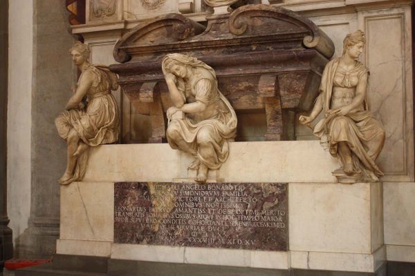 firenca-santa-croce-michelangelov-grobA39F2E0F-172F-03A0-2DB8-F543EDE7C42A.jpg